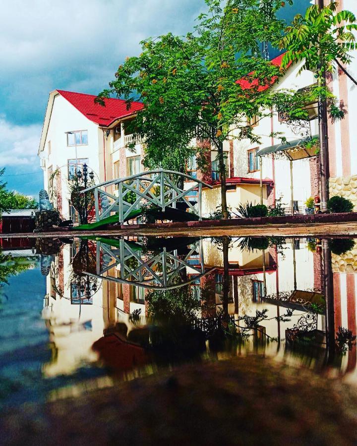 Pid Yavorom Hotel Drogomirchany ภายนอก รูปภาพ