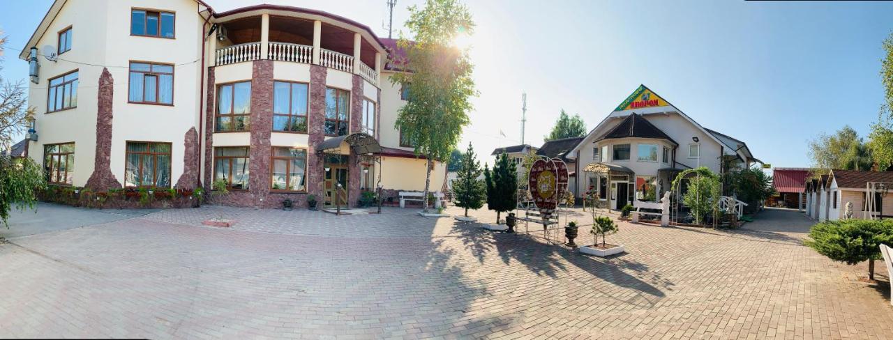 Pid Yavorom Hotel Drogomirchany ภายนอก รูปภาพ