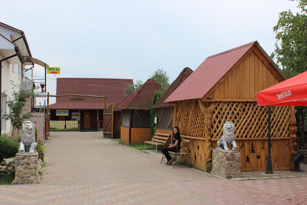 Pid Yavorom Hotel Drogomirchany ภายนอก รูปภาพ